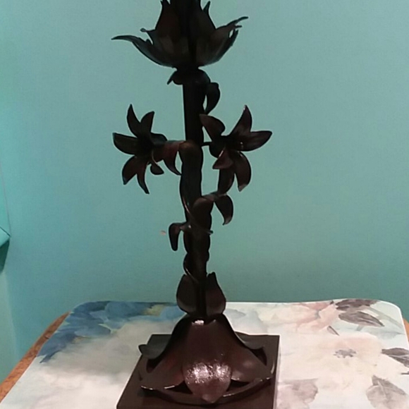 Vintage Iron Candle/ Pot Holder - Picture 2 of 7